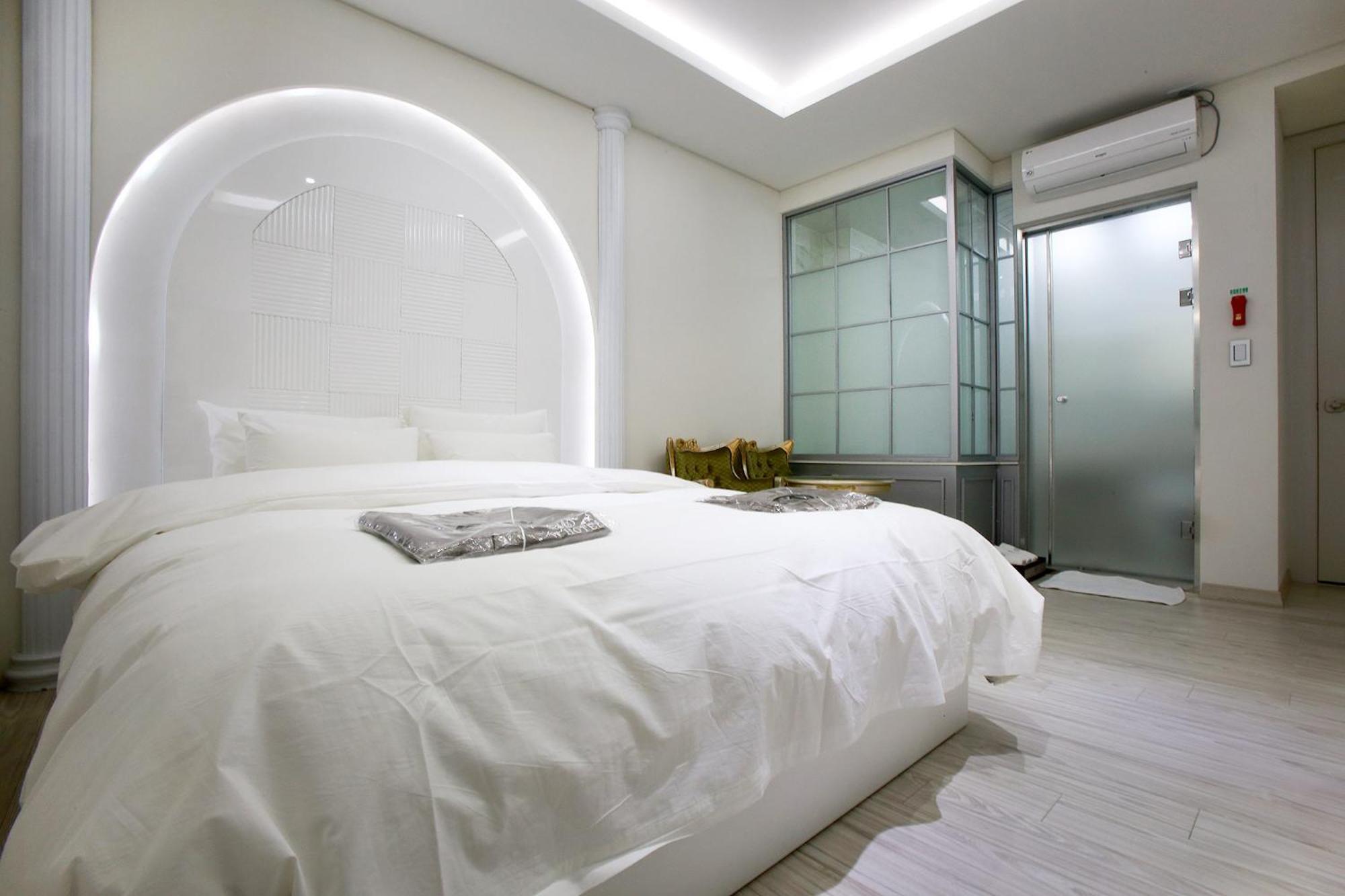 W Hotel Gwangmyeong Екстериор снимка